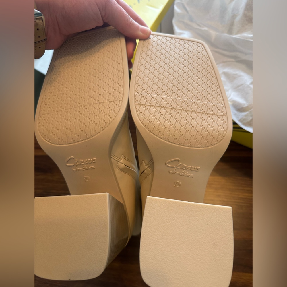 Circus By Sam Edelman Layla Modern Ivory Square Toe Stacked Heel Boots 9.5 - Picture 5 of 9